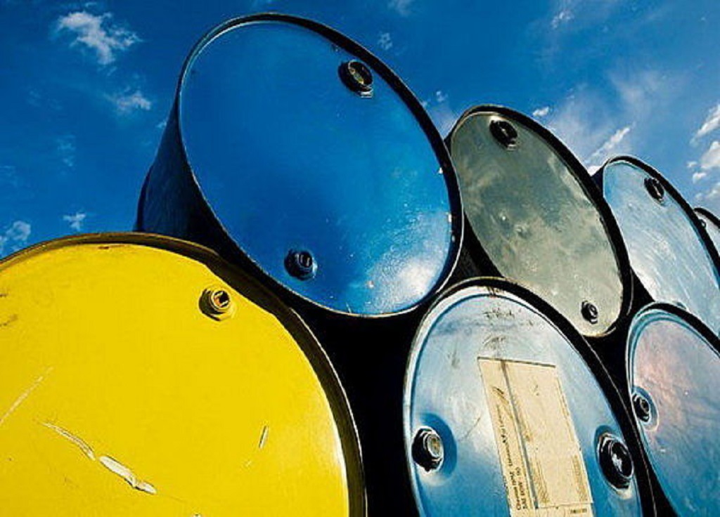 متصدی فروش نفت سفید خارج از شبکه در شهرستان زابل ۸ میلیارد ریال جریمه شد